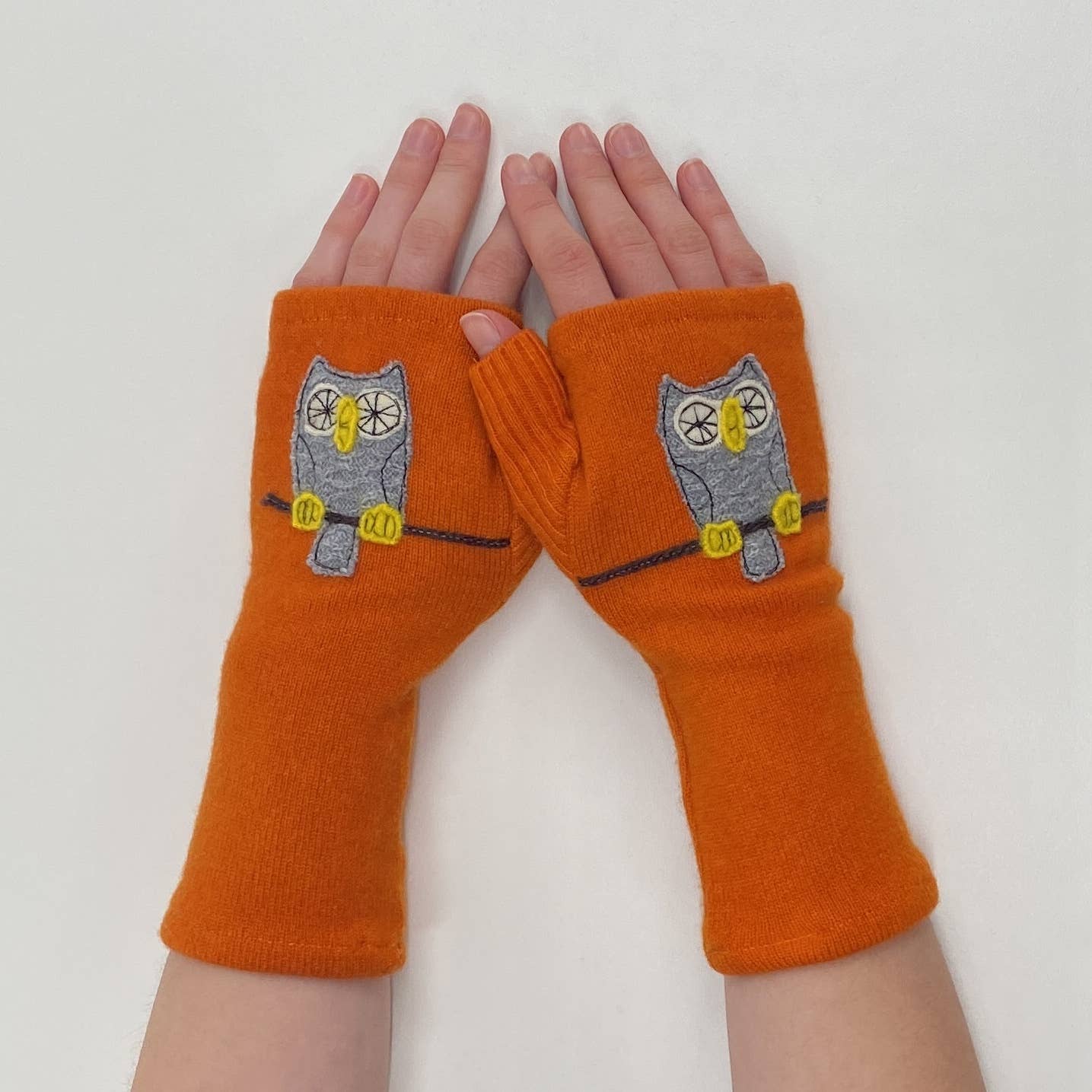 Sardine Clothing Co. - Wholesale Gloves - Women's - Fingerless Cashmere Gloves-Owl1