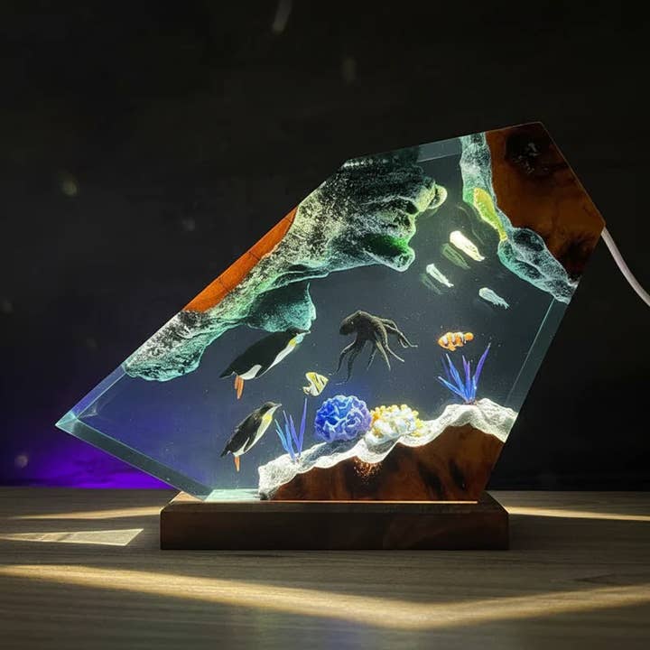 Pingouin Pieuvre Lampe de Nuit Décorative en Résine Océan Faite à la Main pour la vente par Merchemy