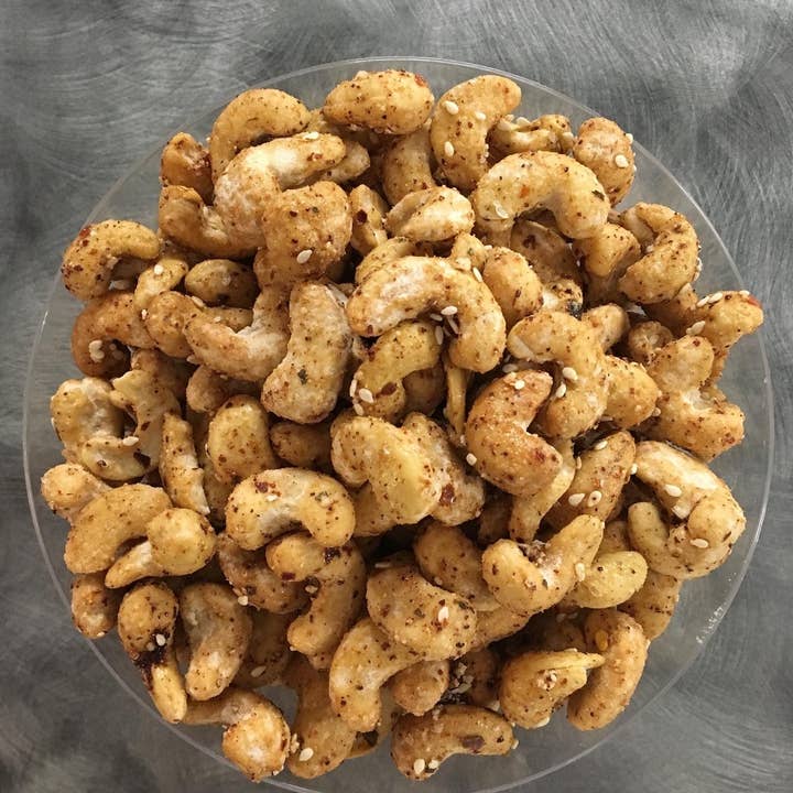 Thaise Chili Limoen Cashewnoten en andere Thaise wholesale inkopen. Gratis retourzendingen en een 60-dagen netto betalingstermijn op Faire.com trends op Faire.
