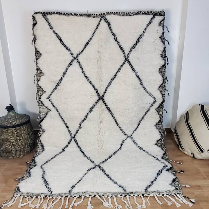 ALFOMBRA MARROQUÍ 100% HECHA A MANO 150-250 cm nr 64 para venta al por mayor de Maroccarpets Poufs and pillows wholesale +31648976894