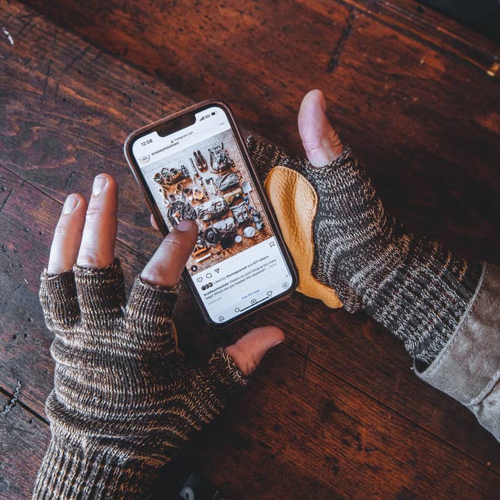 Bradley Mountain - Wholesale Gloves - Men's - Fingerless Gloves - Desert & Natural Deerskin2