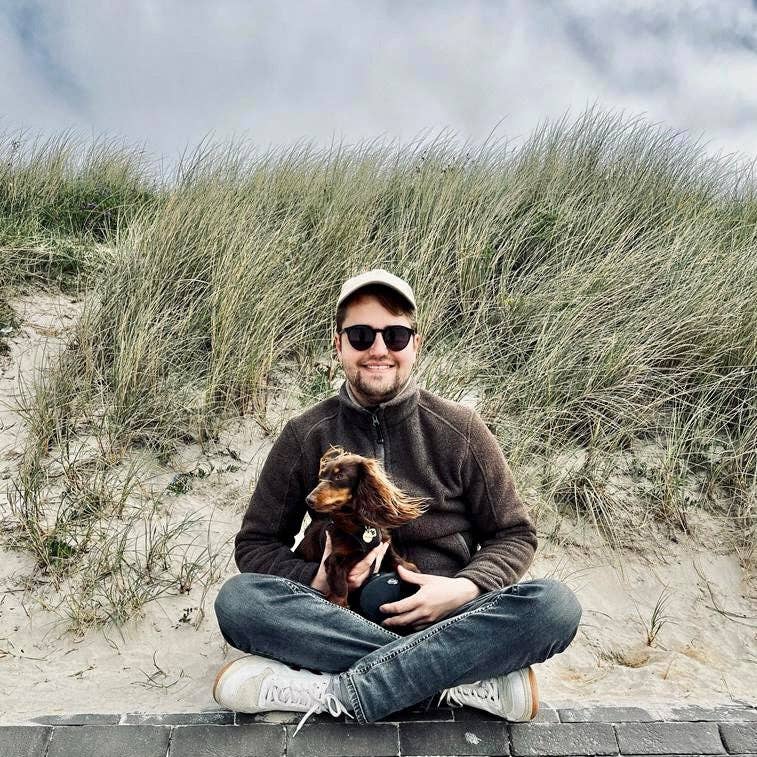 Naturbedacht - Wholesale Postcard - Postcard - Dachshund with Heart - No. 3094