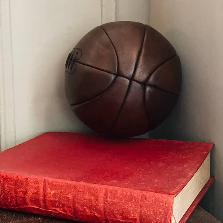 John Woodbridge Makers - Wholesale Sporting Accessories - VINTAGE LEATHER BASKETBALL 1910
