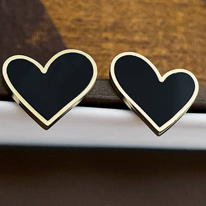 BLACK HEART STUD EARRINGS_CWAJE0296 for wholesale by ACCITY