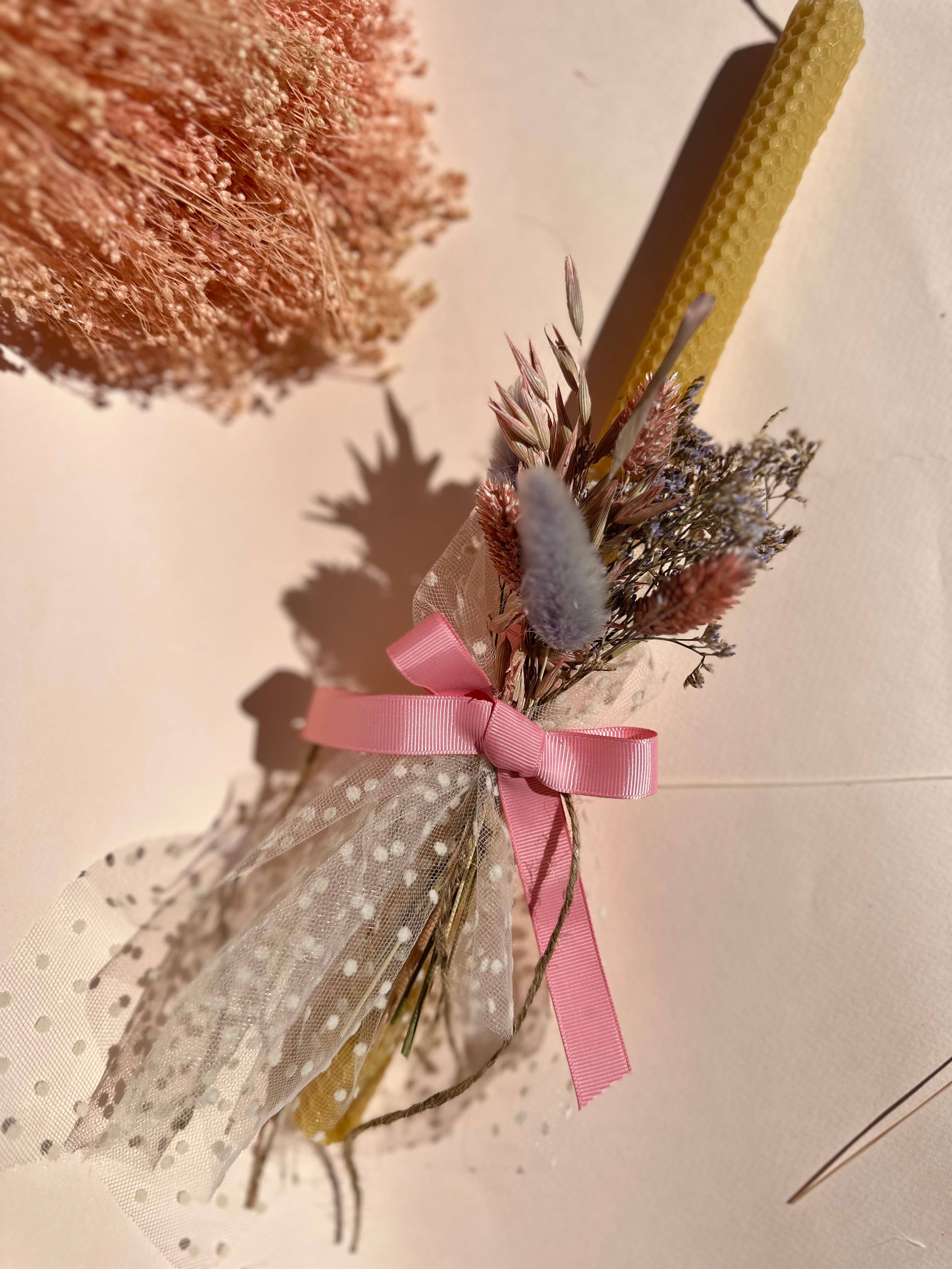 Nema Concept – Vela/castiçal cónico por atacado – Velas de cera de abelha para Páscoa com flores secas19