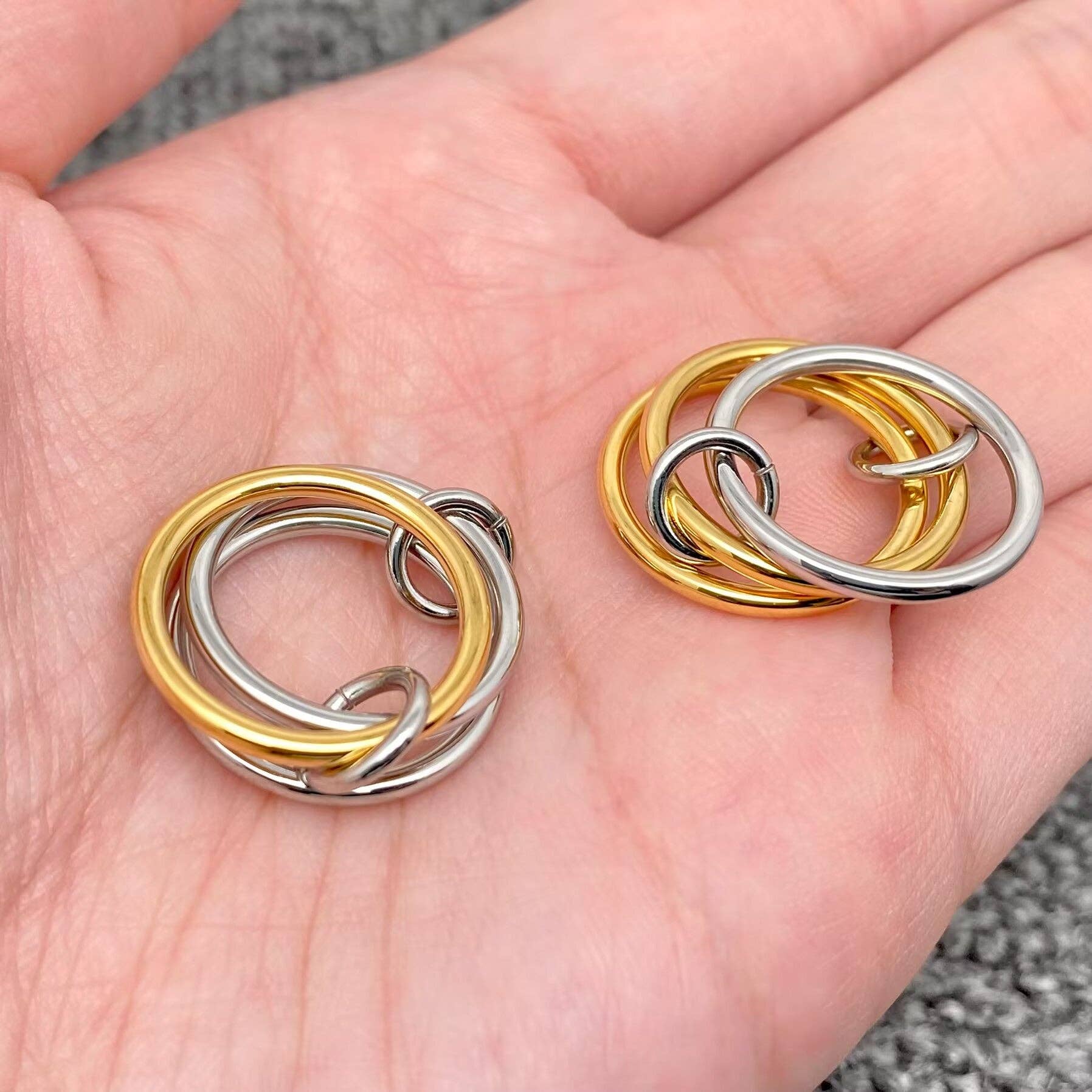 Mio Queena - Wholesale Cocktail/Statement Ring - Two Tone 3 Ring Linked Together |18K Gold Plated S.Steel-FGS1