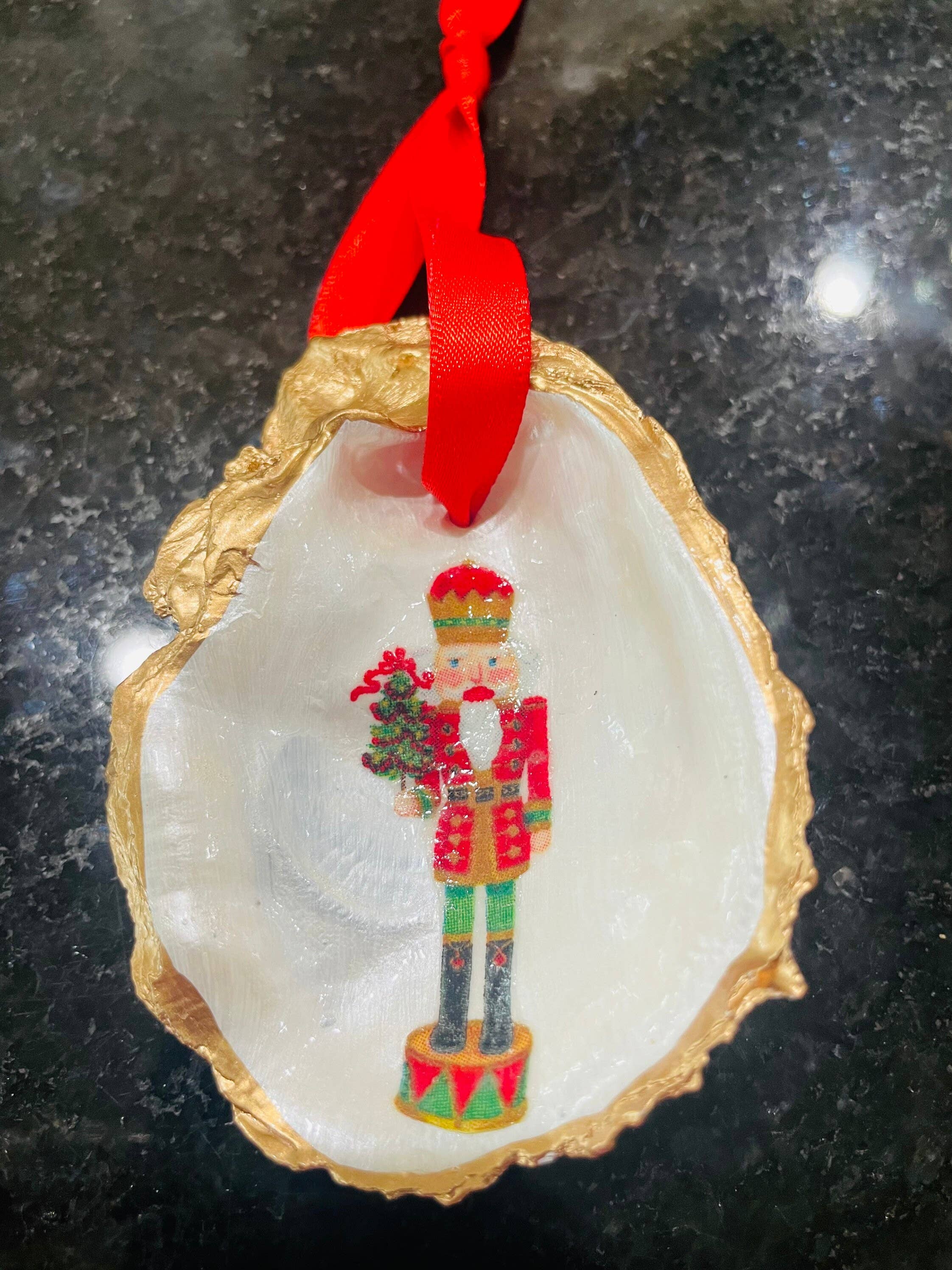 Shells by Shea – wholesale Prydnad – Ostronskalprydnad, Nötknäpparostronprydnad5