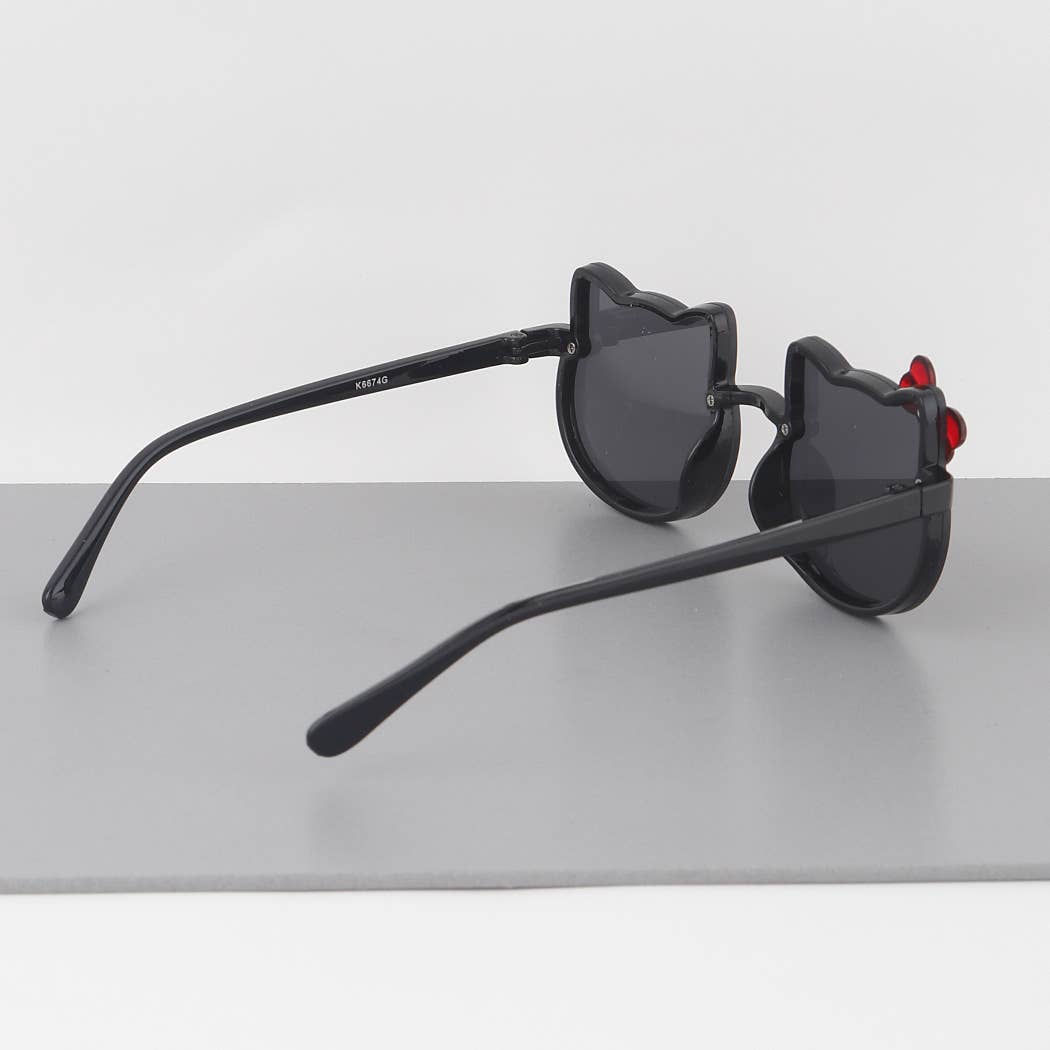 MIX KIDS Hello Kitty Sunglasses for wholesale on Faire3