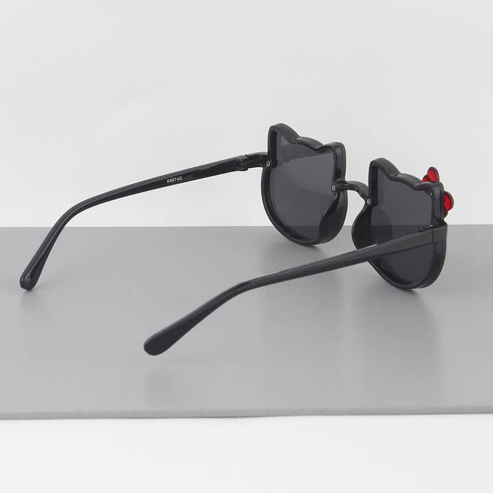 MIX KIDS Hello Kitty Sunglasses for wholesale on Faire3