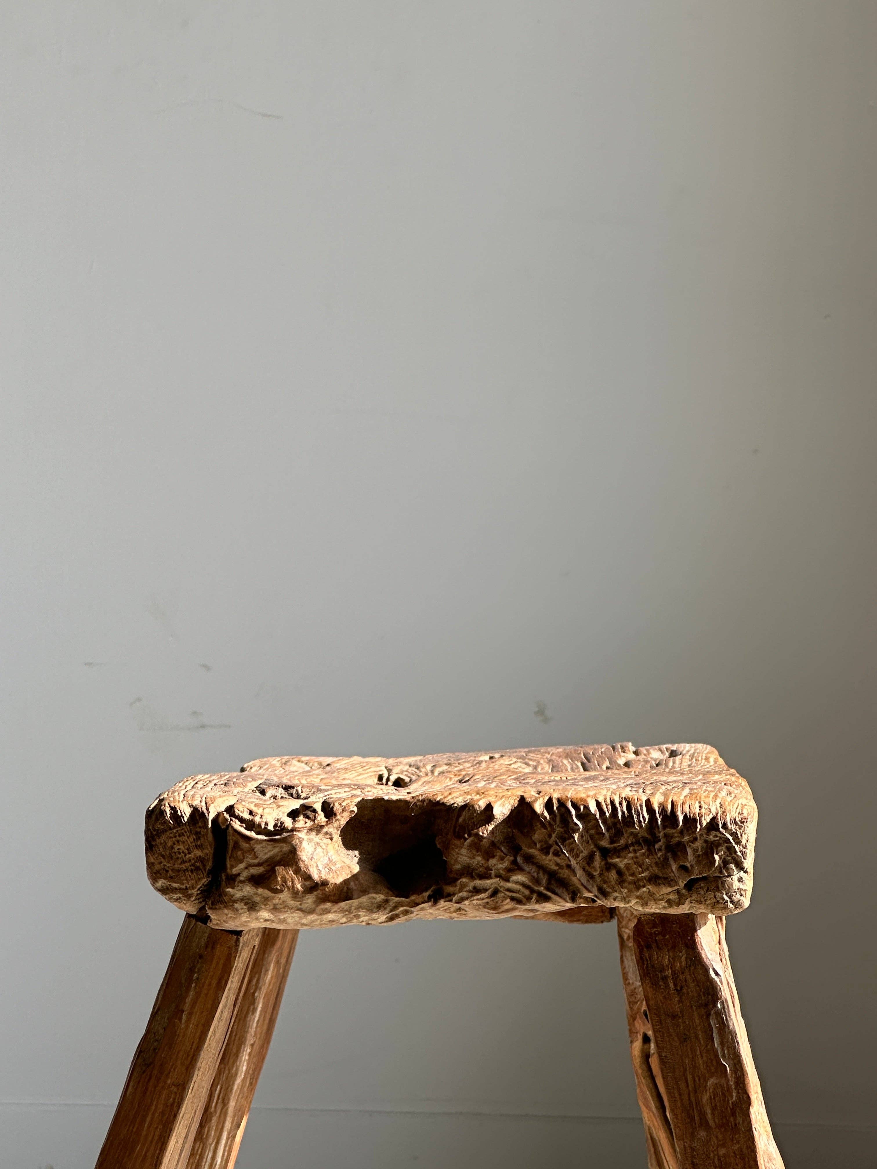 Office Objets - Wholesale Bench - Small organic bench in upcycled Asian teak quadripod openwork seat - Matahari31