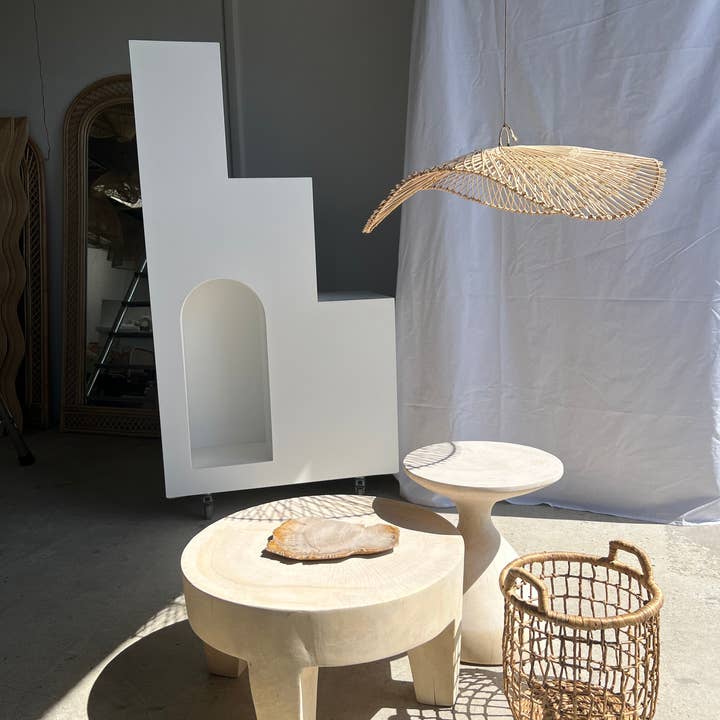 Office Objets - Wholesale Chandelier/Hanging Light - Rattan pendant or light fixture in the shape of a wavy circular tray with latticework D:75104