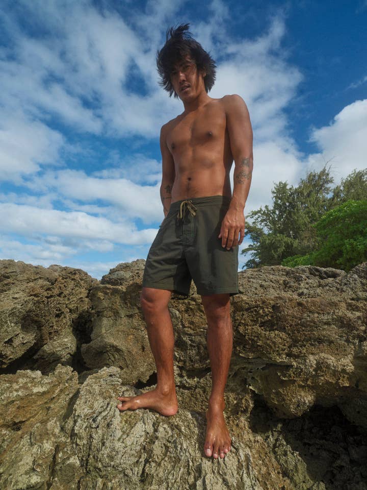 Graphite Skiff Trunks for wholesale on Faire2