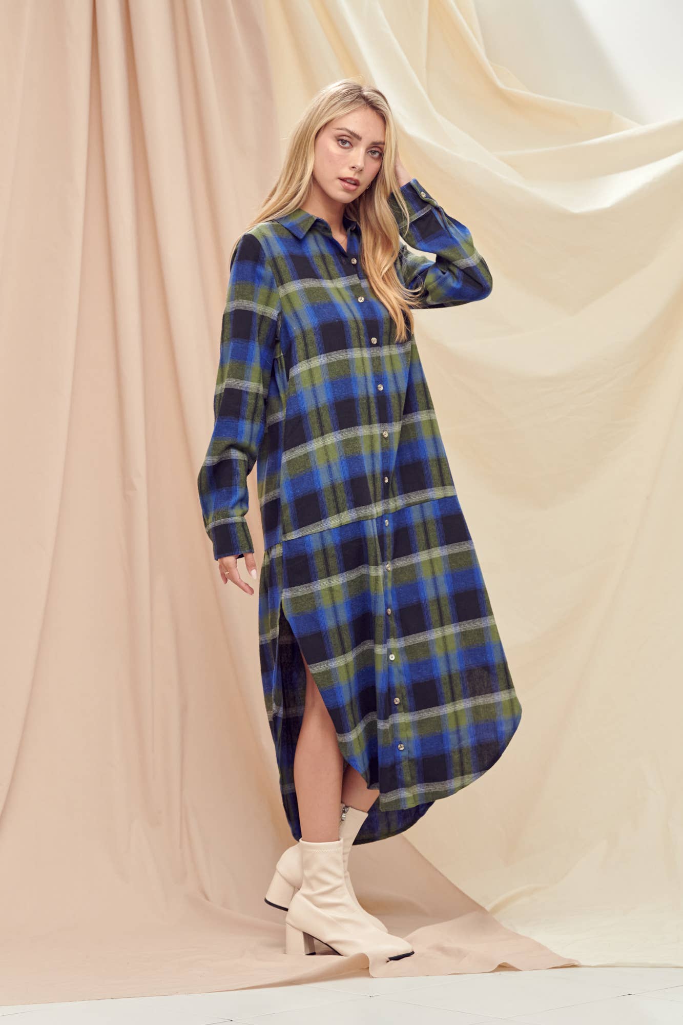 Fore Collection – wholesale Dress – Women's – LONG SLEEVE PLAID BUTTON DOWN DOLPHIN HEM DRESS-DI6187FO8