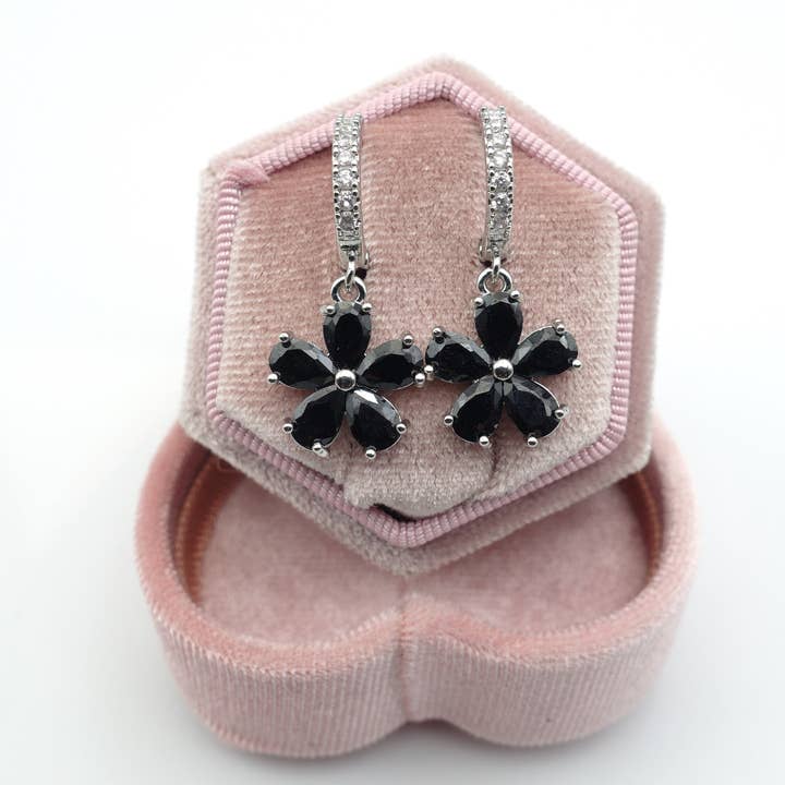 Daemon srls - Wholesale Huggie Earrings - DAISY ~ Huggies -ORECCHINI cerchio a fiori con zirconi cubici16