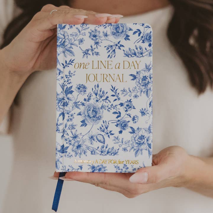 Sweet Water Decor - Wholesale Journal/Diary - Blue Delft One Line A Day Fabric Journal - Stationery