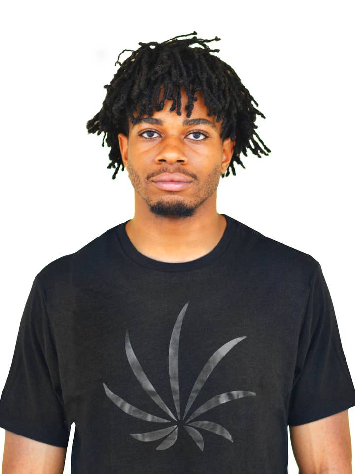 T-shirt Livin' Large pour la vente par HighEnd LA