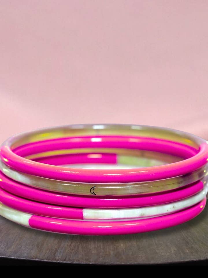 Bracelet Corne Rose Vif N°34 - 3mm pour la vente par JolieJulie-MaLune-VentiLLo