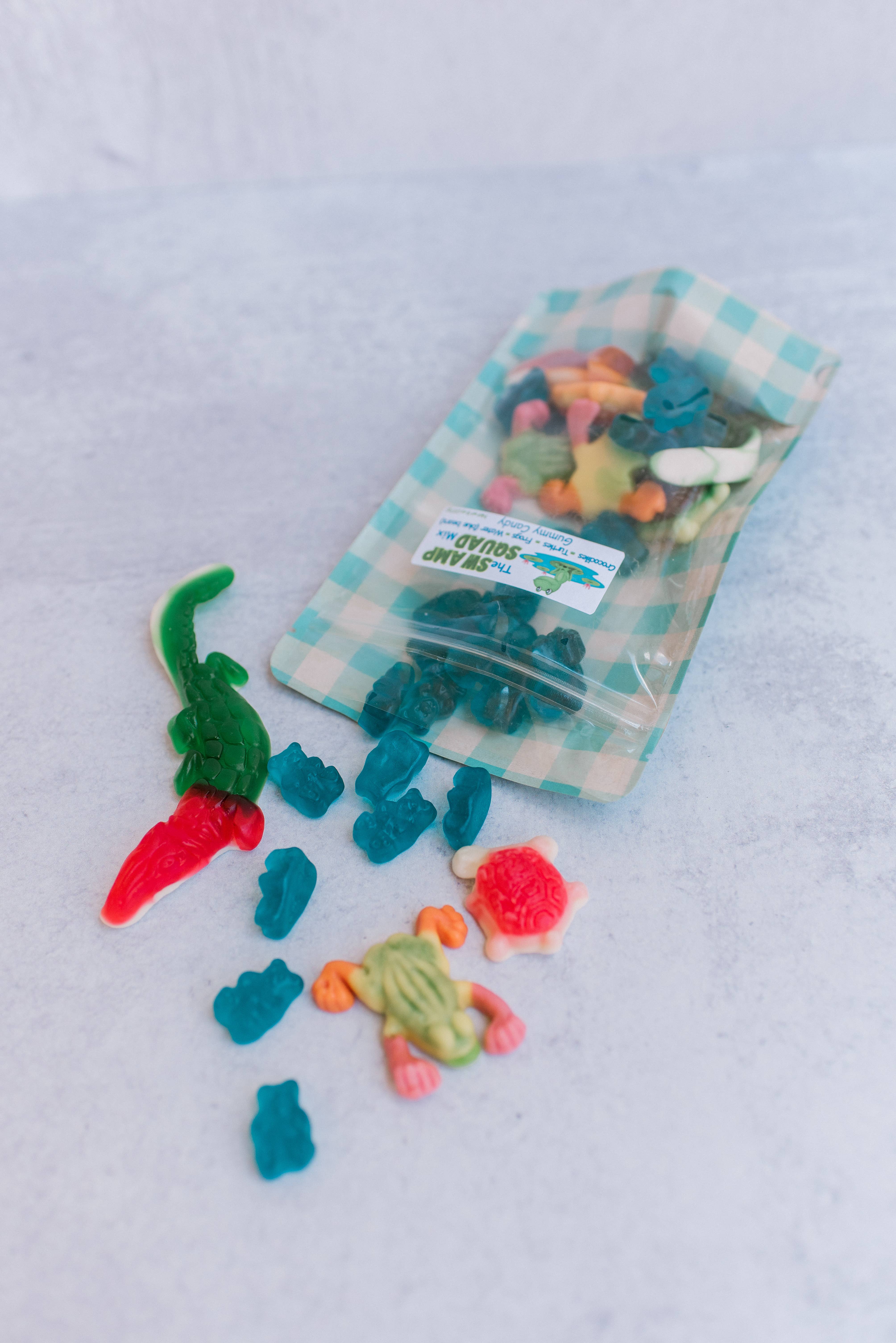 The Honey Den - Wholesale Gummy - The Swamp Mix– Frogs, Gators, Turtles & Blue “Water” gummies3