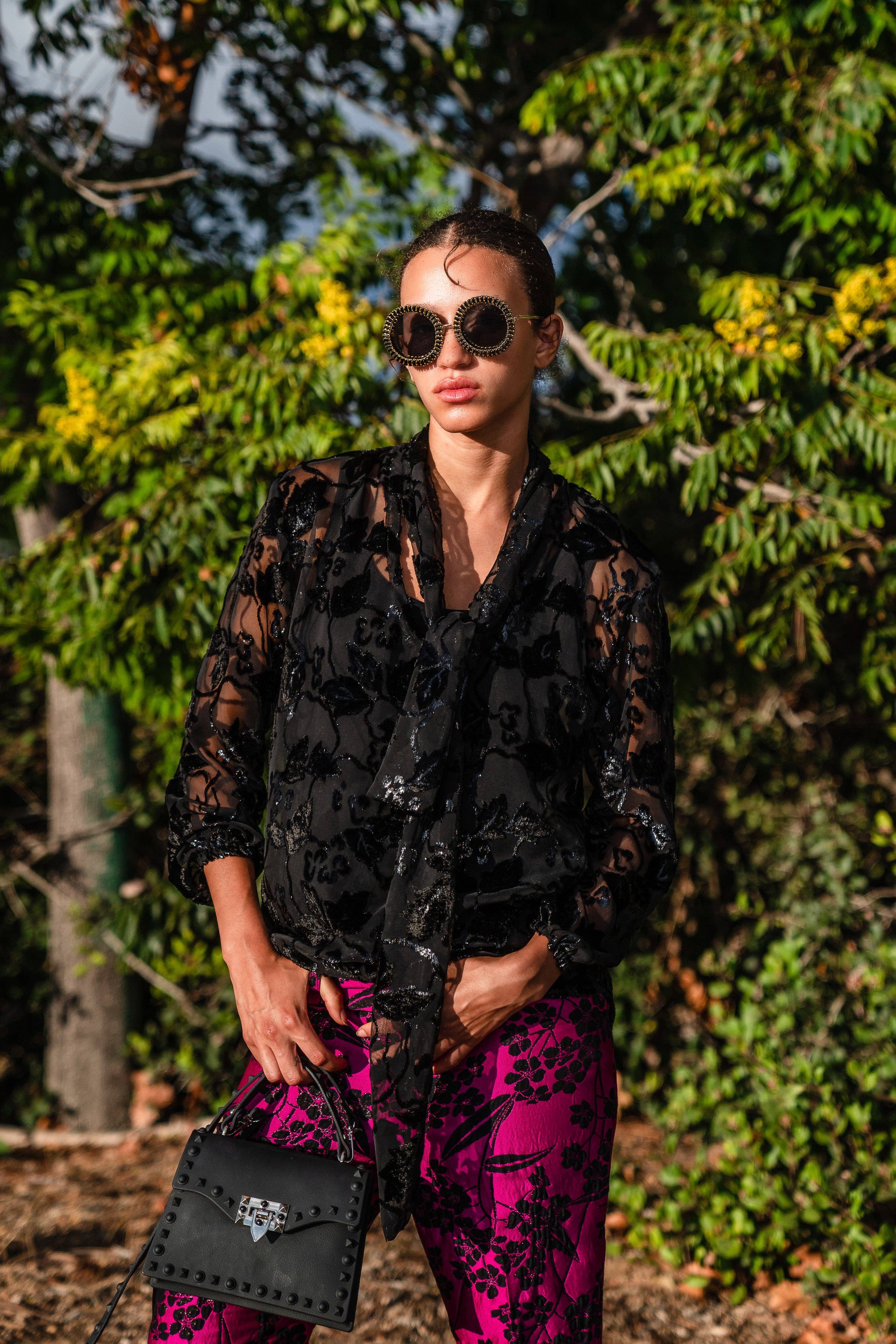 Jennafer Grace – Großhandel Bluse – Damen – Schimmernde Spitzenbluse mit Bindefront7