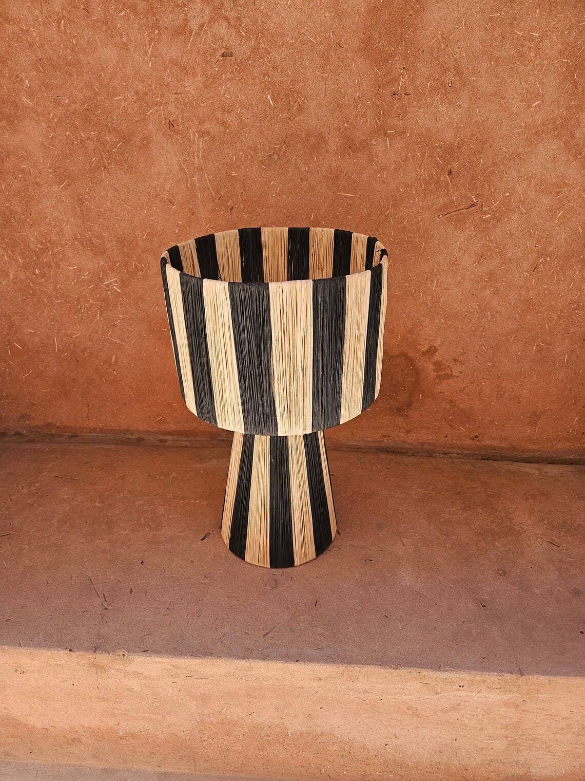 Moroccan Natural bazaar - Wholesale Accent/Desk Lamp - Table raffia lamp with stripes black and white6
