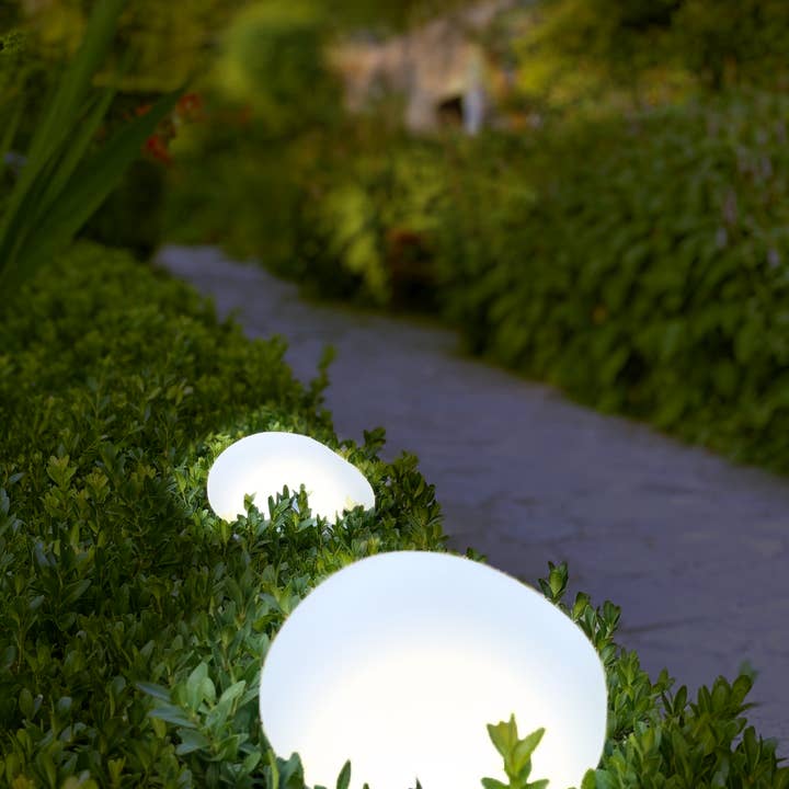 Lumina Of London AU - Wholesale Outdoor/Lawn Light - Solar Glass Pebble