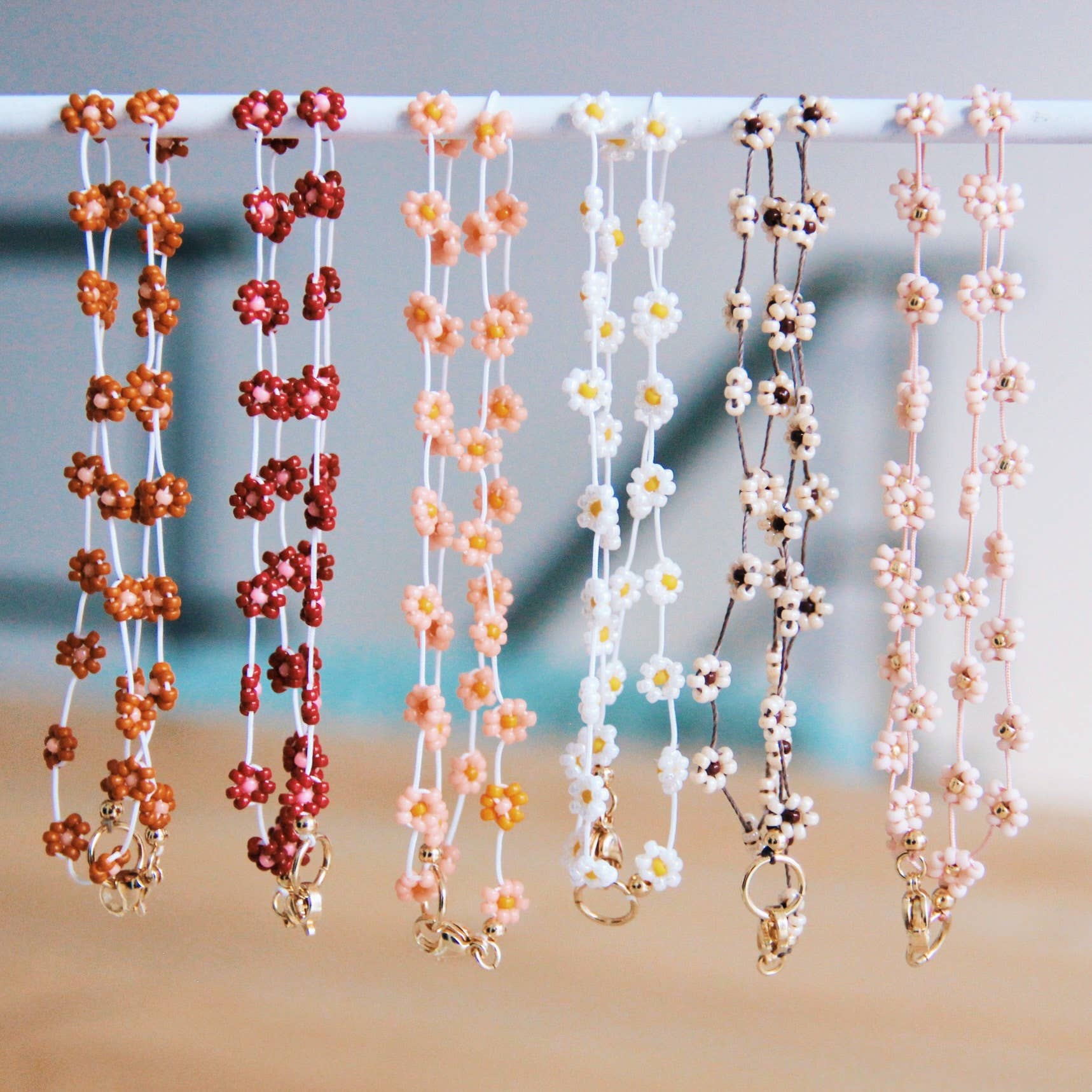 Bazou - Wholesale Pendant/Charm Necklace - Daisy flower necklace - nude/gold2