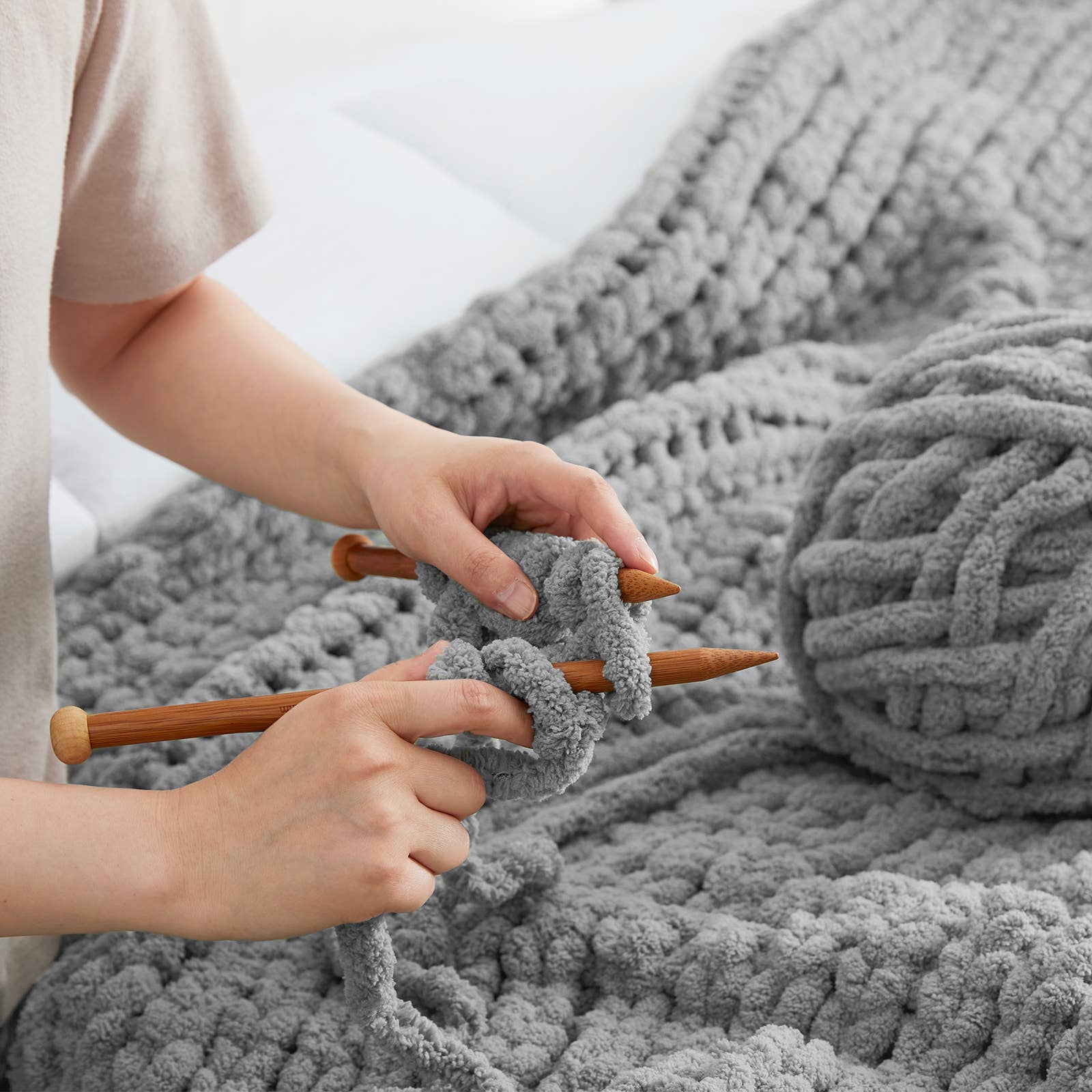 DreamValley - Wholesale Throw Blanket - AH Handmade Chunky Knit Cable Knitted Crochet Blanket3