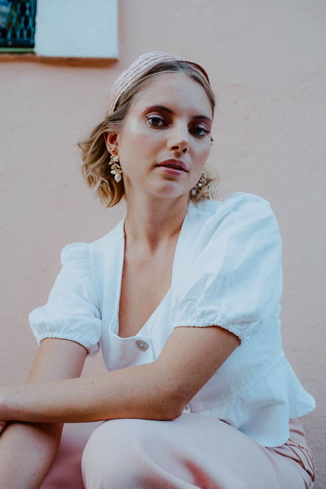 Annabelle Hardie - Vendita all'ingrosso Fascinator - Donna - Fascia a corona de Vermut in paglia rosa nude con nastro intrecciato2