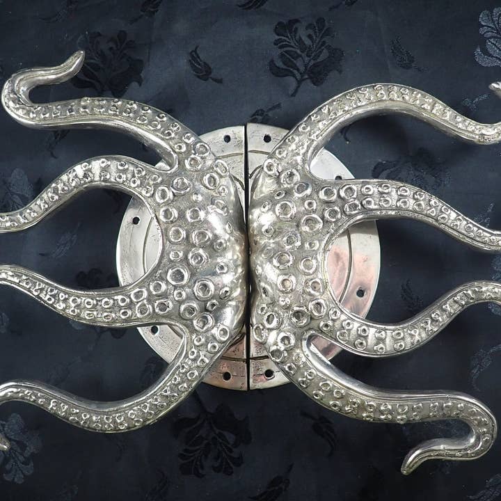 Ubud Glass – wholesale Knob/pull – Brass Octopus Door Handle – Solid Brass Entry Door Pull (Left or Right)4