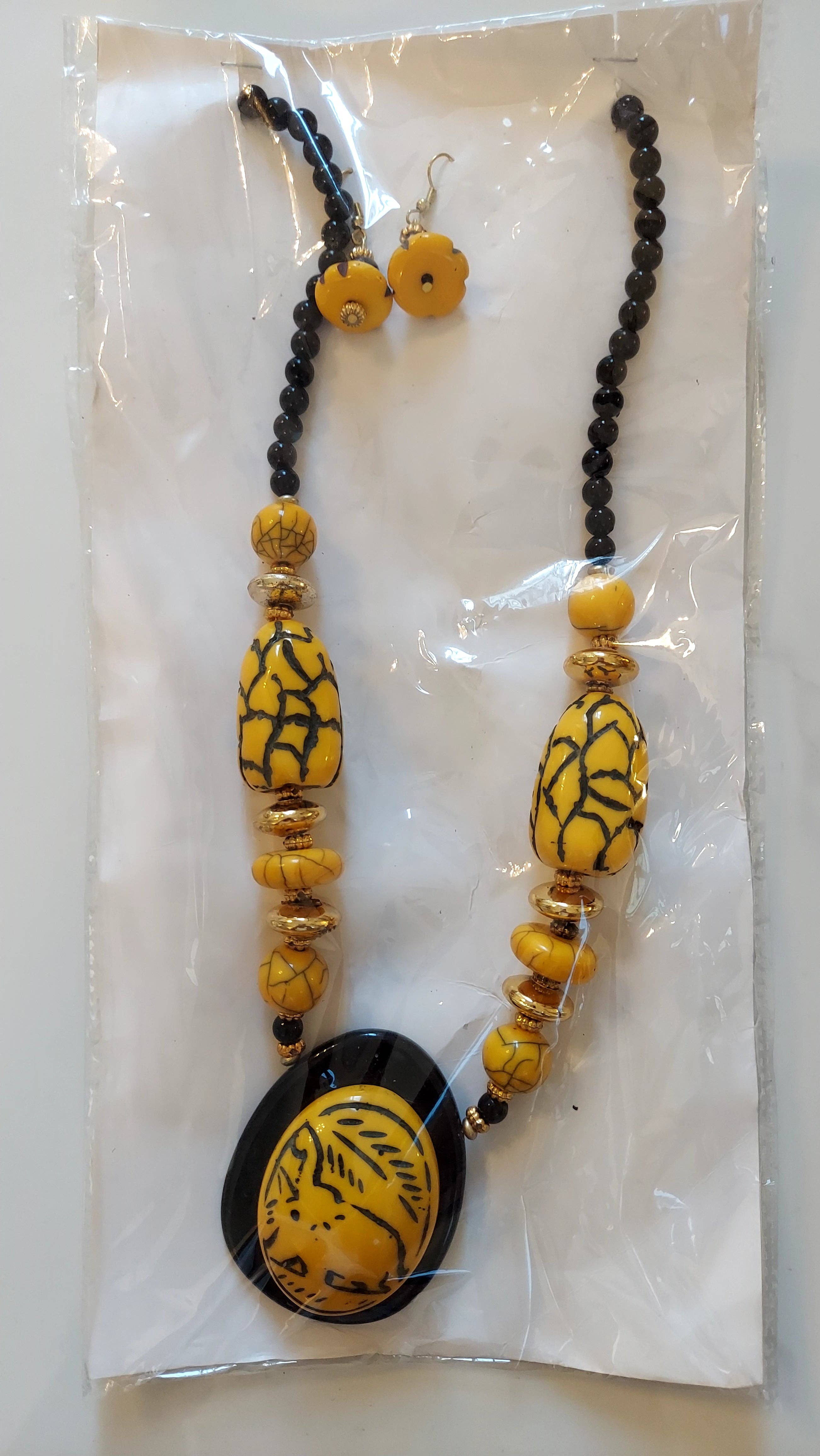 India Batik - Wholesale Jewelry Set - Necklace & Earrings Set / Crackle Elephant10