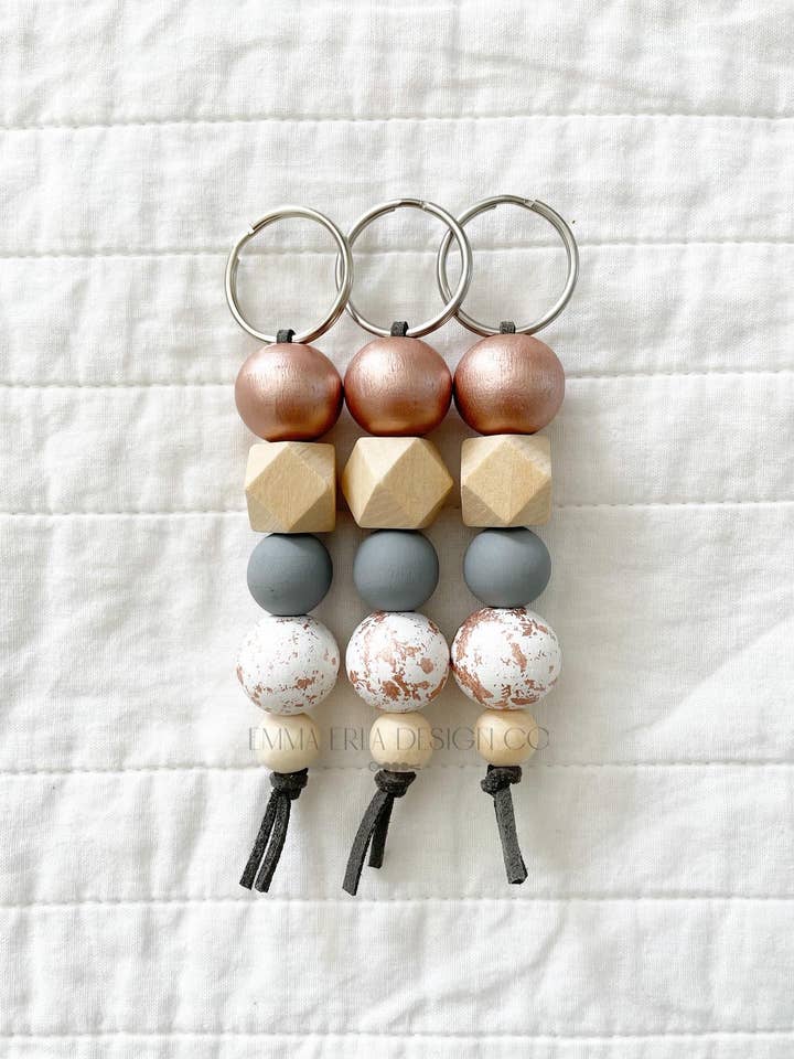 Porte-clés Clear Skies pour la vente par Emma Erla Design Co.