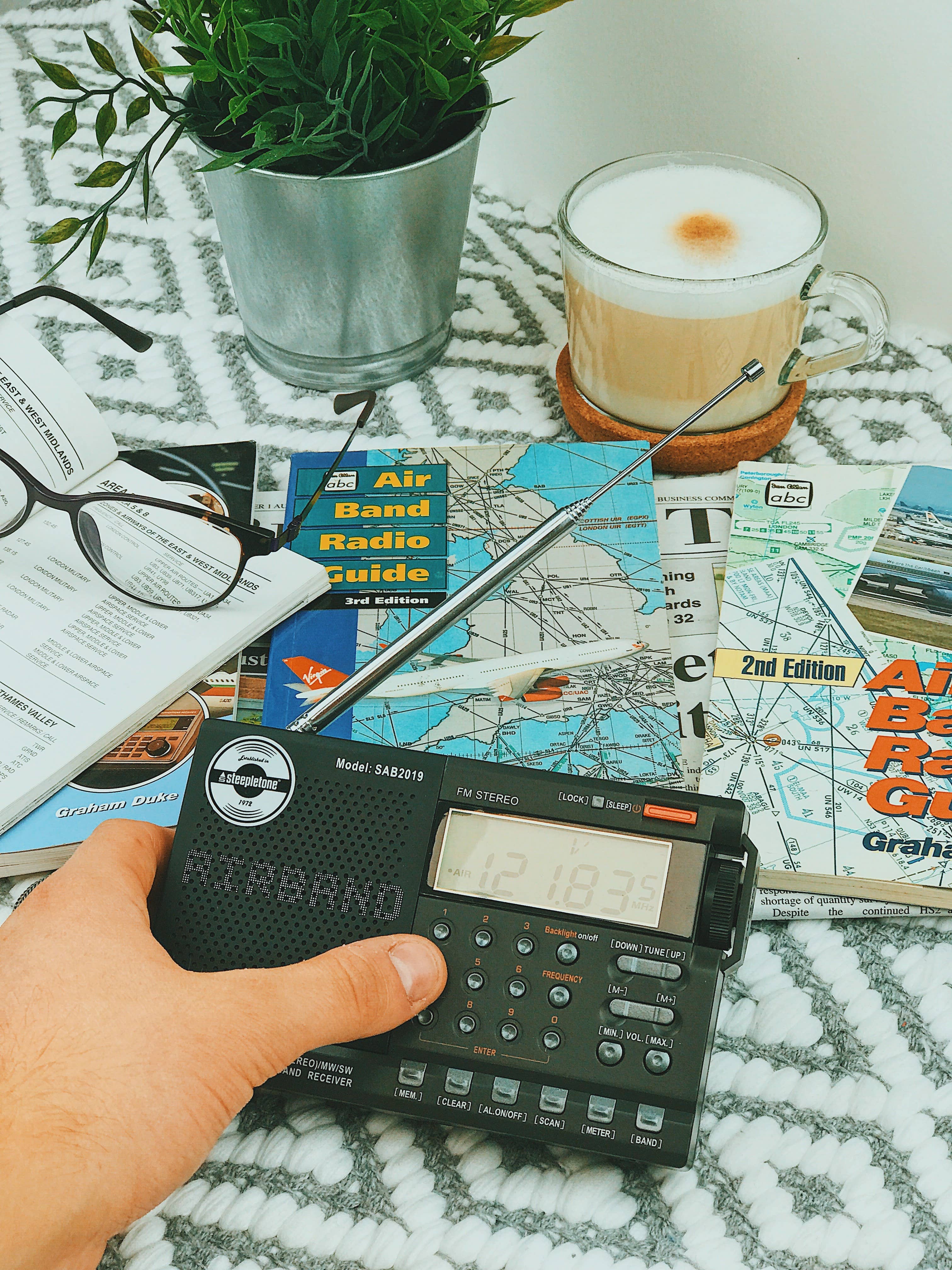 Steepletone UK Ltd - Venta al por mayor Altavoces - Steepletone SAB2019 - Radio multibanda portátil10