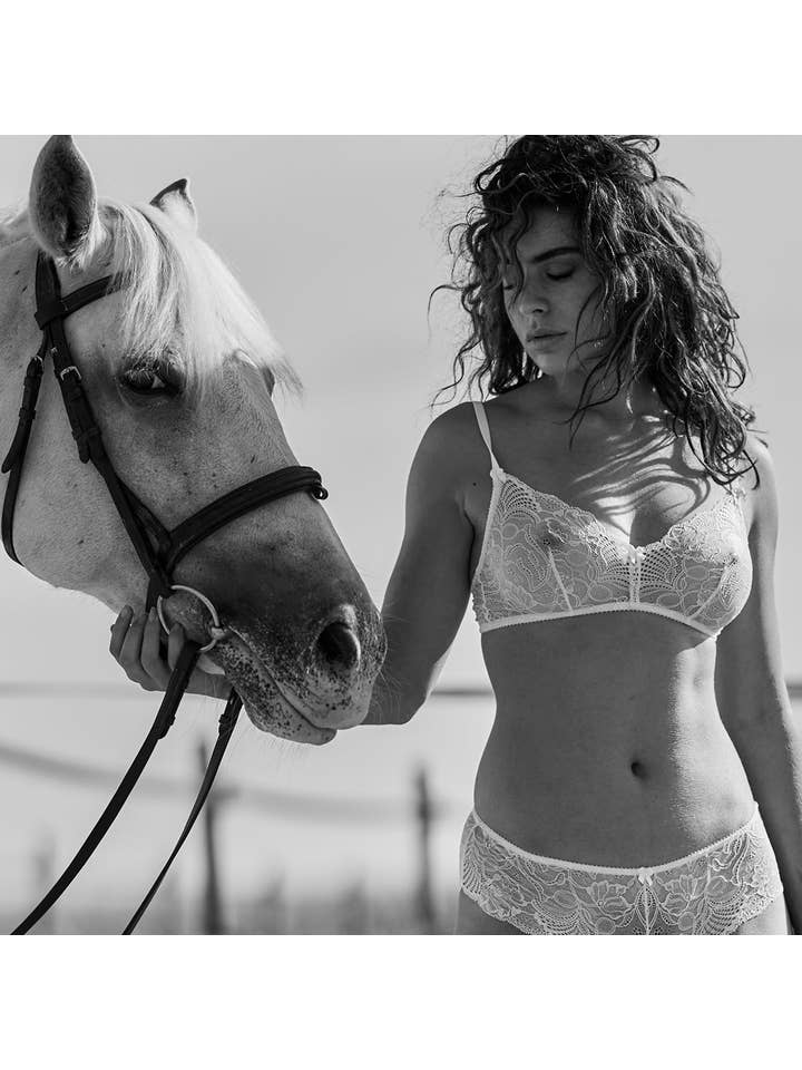 Ariane Delarue - Wholesale Bralette - Women's - Mercy, Bralette in stretch stretch lace1