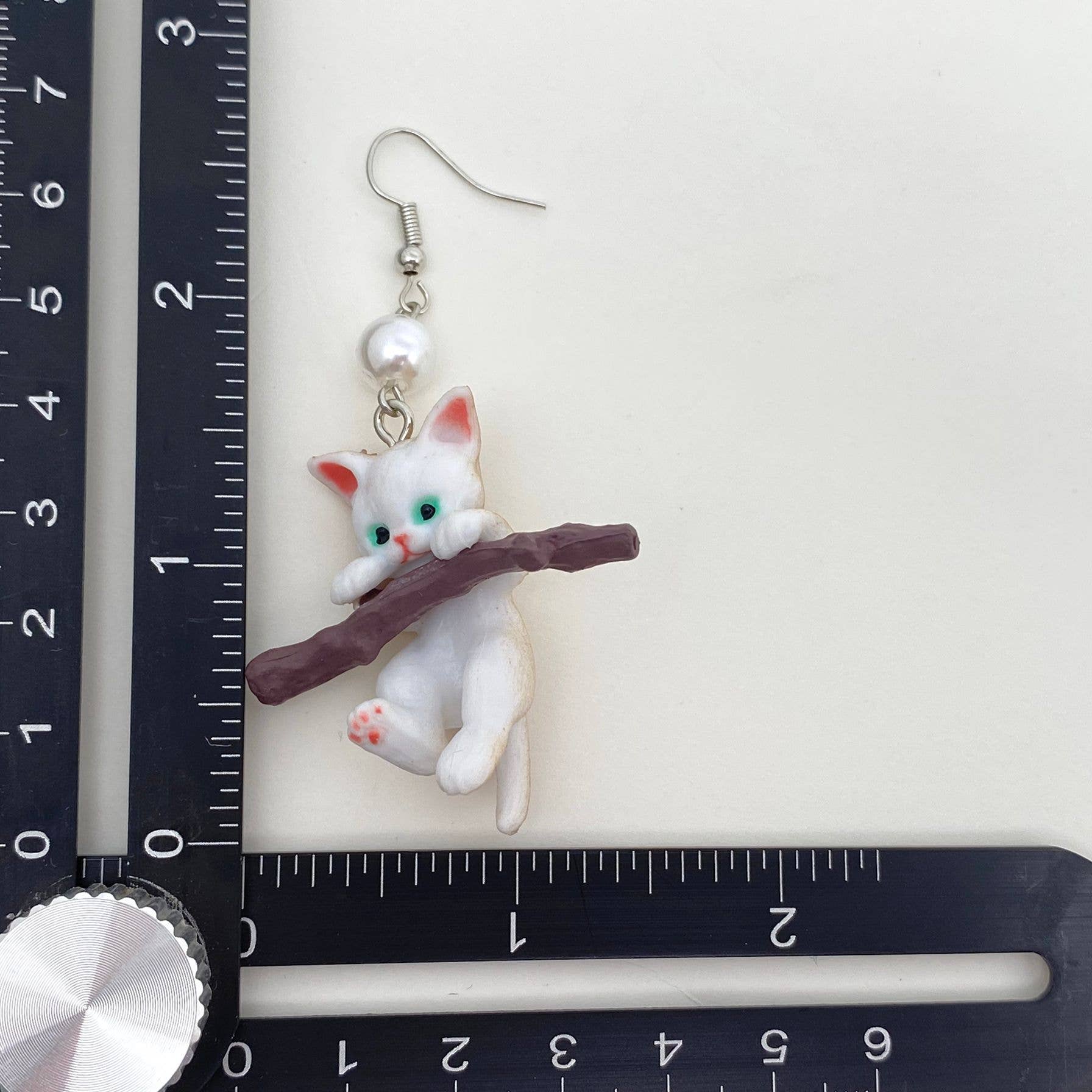 Mio Queena - Wholesale Dangle Earrings - Cute Branch White Cat Charm Dangle Earrings3