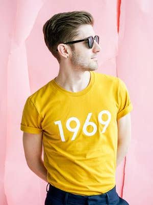 1969 T-shirt för wholesale av Megan Phillips Collection