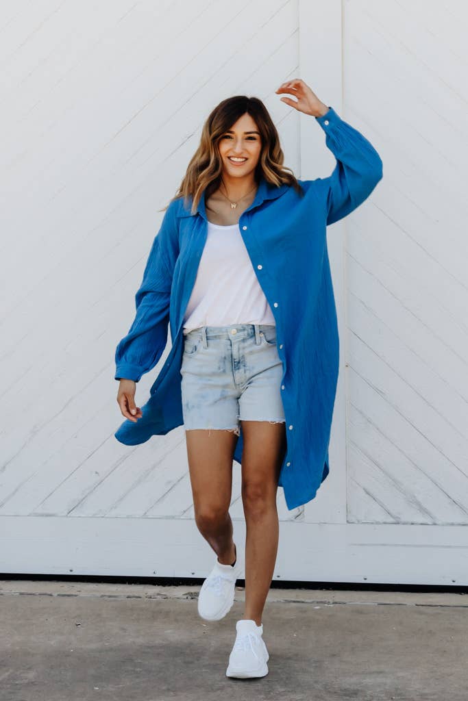 Crowned Free – Engroshandel Skjorte med buttondown – til kvinder – Afskærmet top - kobolt3