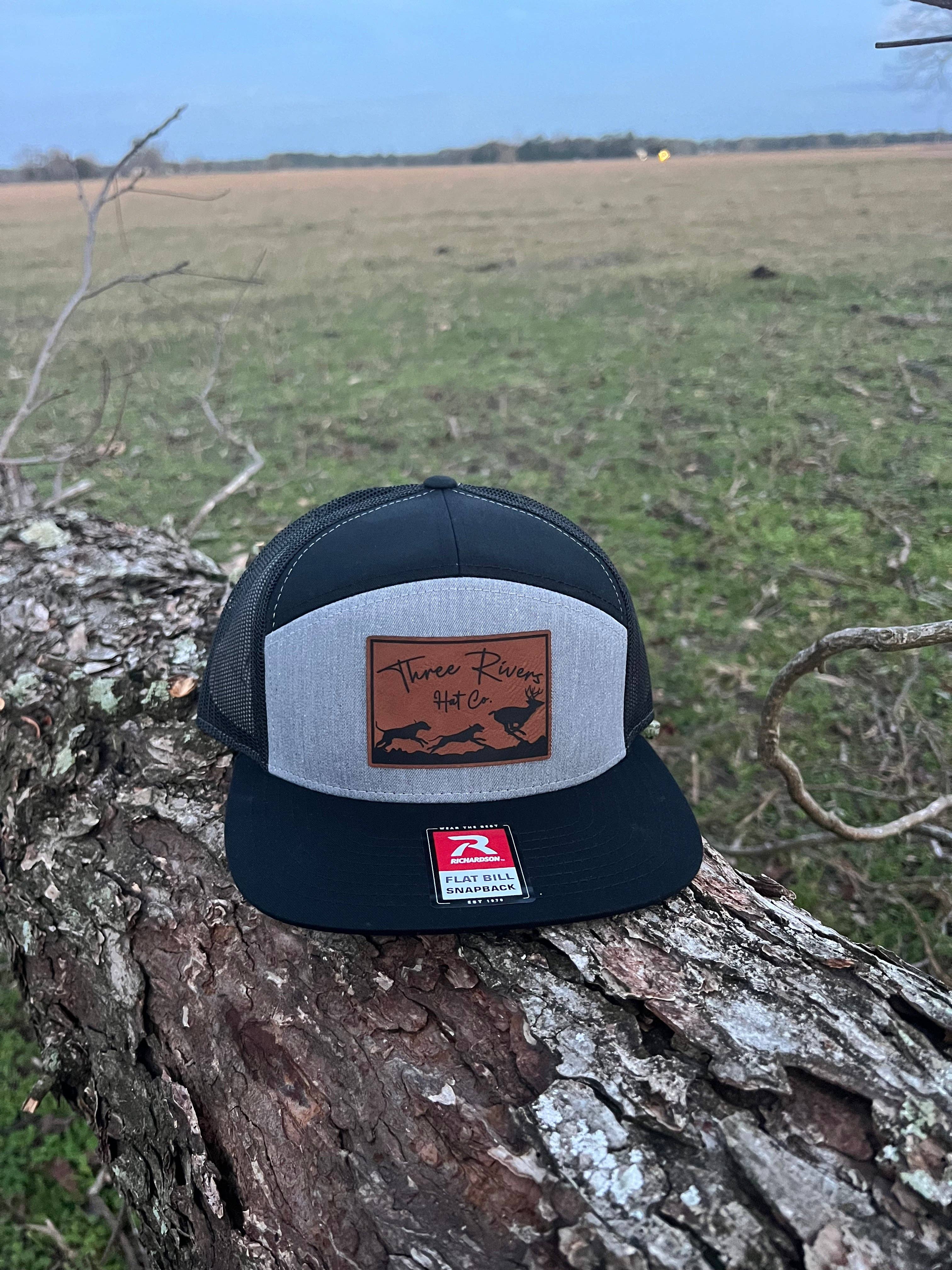 Three Rivers Hat Co. - Vente Casquette de camionneur – unisexe - Chasse au cerf avec chien - Casquette plate - Richardson 168 à 7 panneaux0