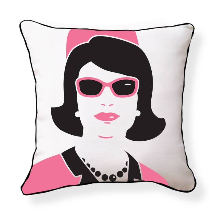 First Lady Kuddfodral för wholesale av Naked Decor