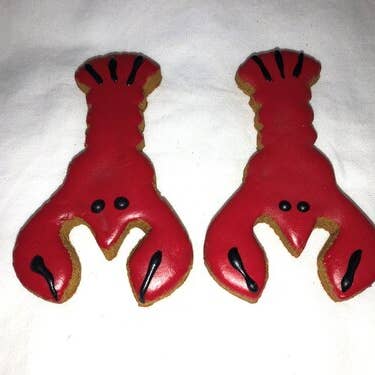 Lynchburger Pet Products - Wholesale Pet Treats - Dog - Sophie's Natural Pet Treats #3 - Crawfish or Cupcakes