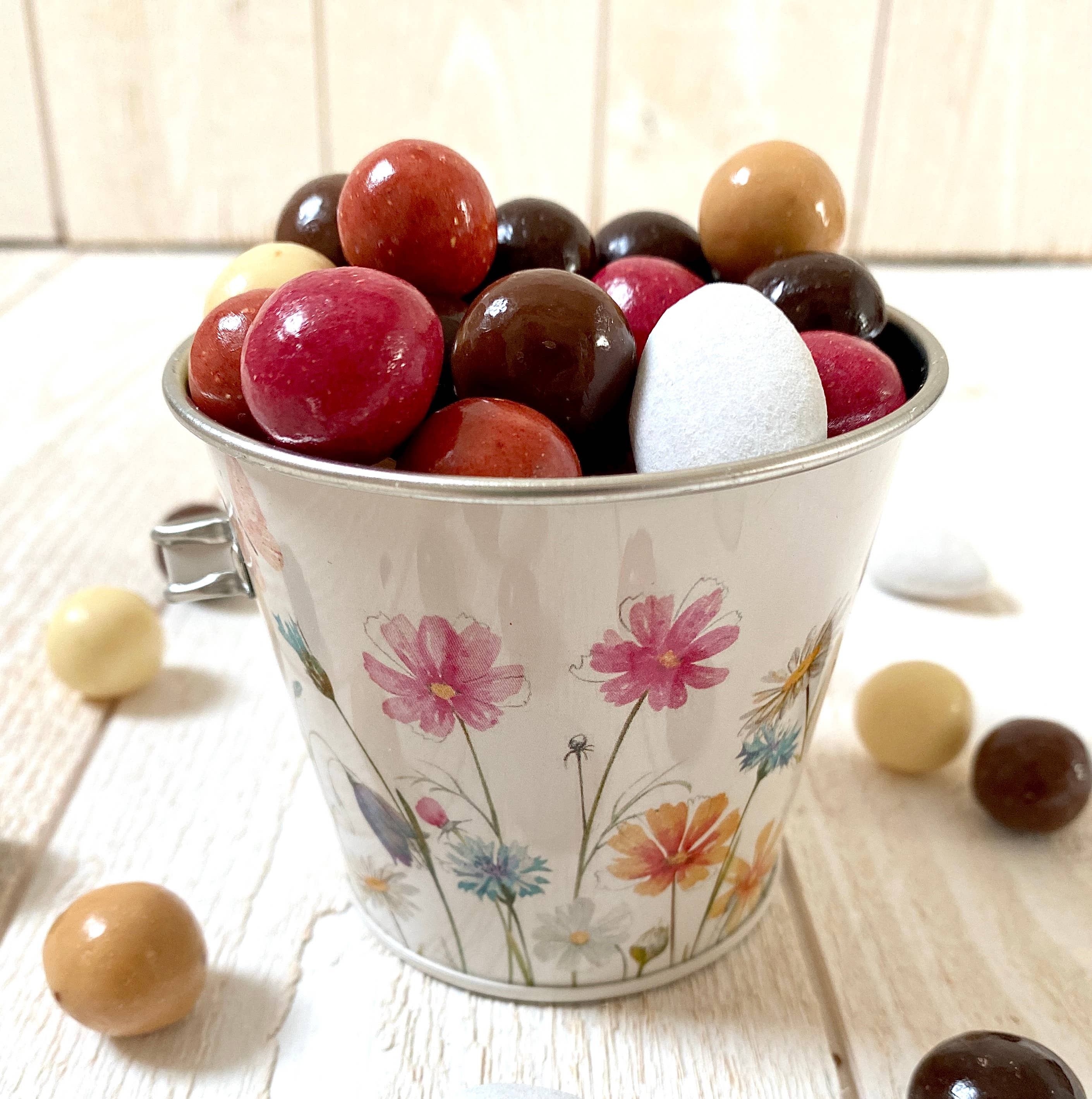 Cocoripop - Wholesale Chocolate Covered Sweets - Small Metal Bucket "Chocolate Treasures" (Easter)2