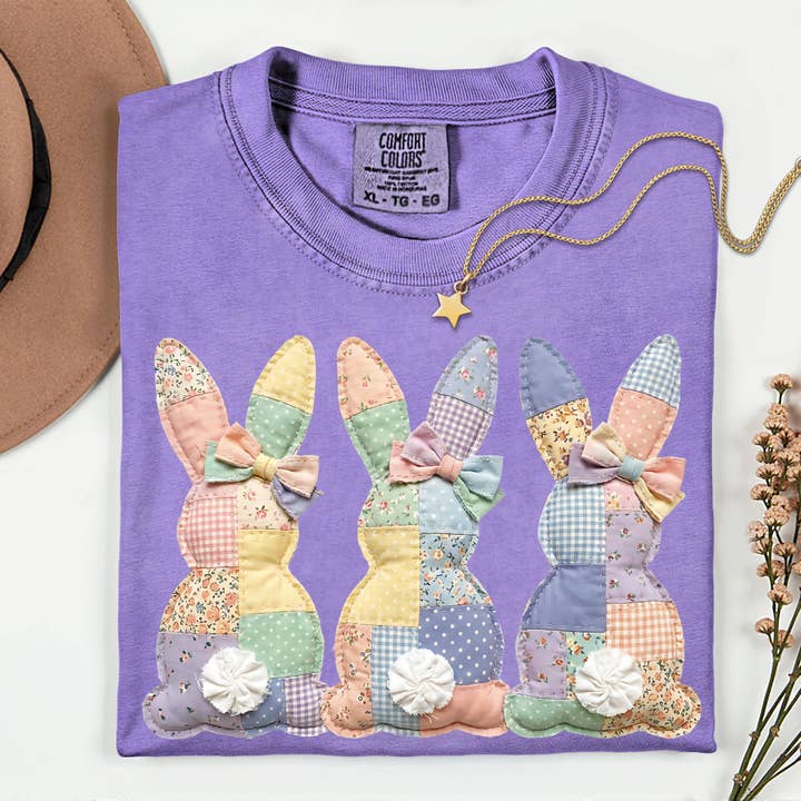 Nep-pastel patchwork grafische paashaas Comfort Color T-shirt voor wholesale door Southern Rheas