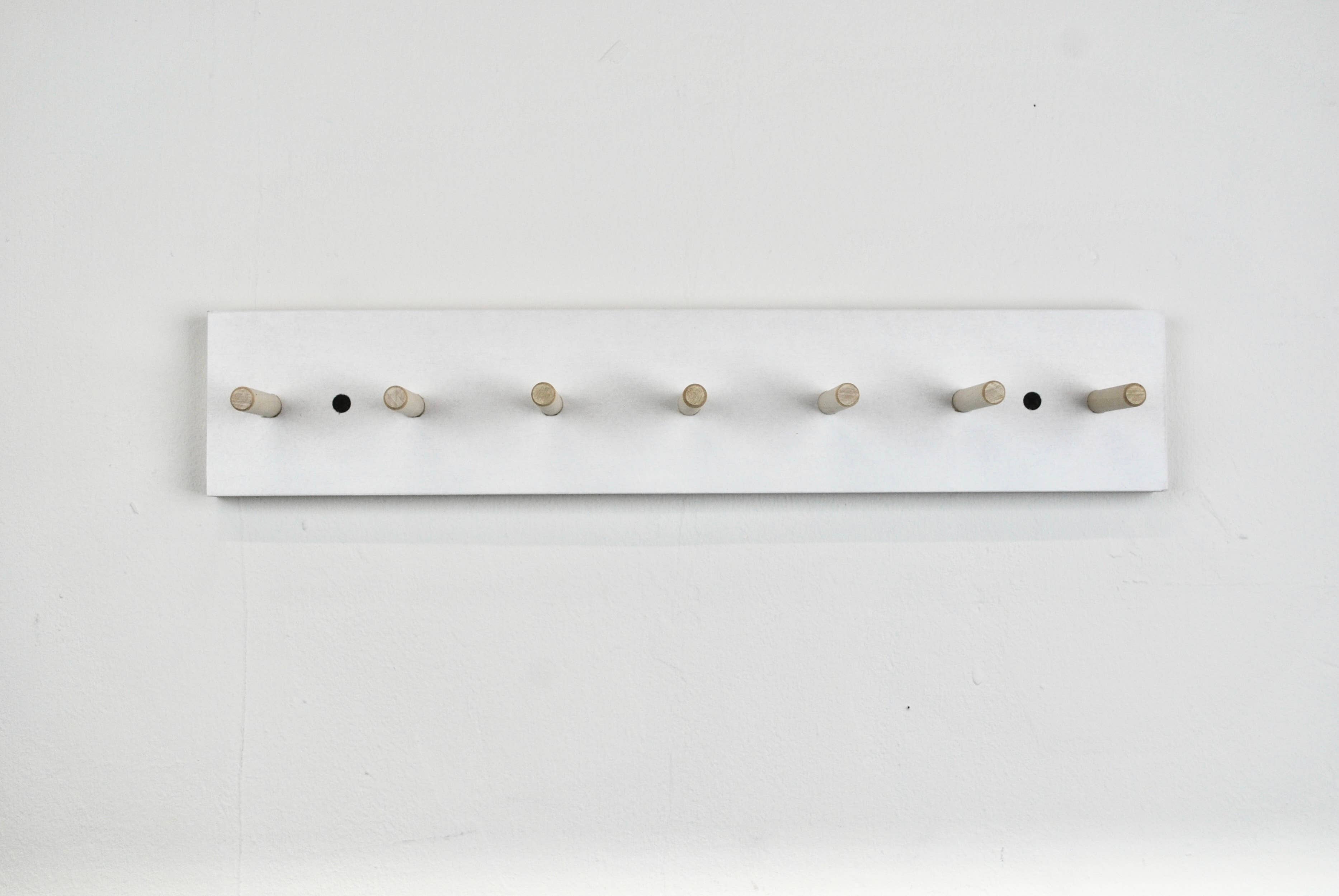 Thread Pegs – wholesale Wall hook – Peg rail in birch ply wood hook hanging rack1