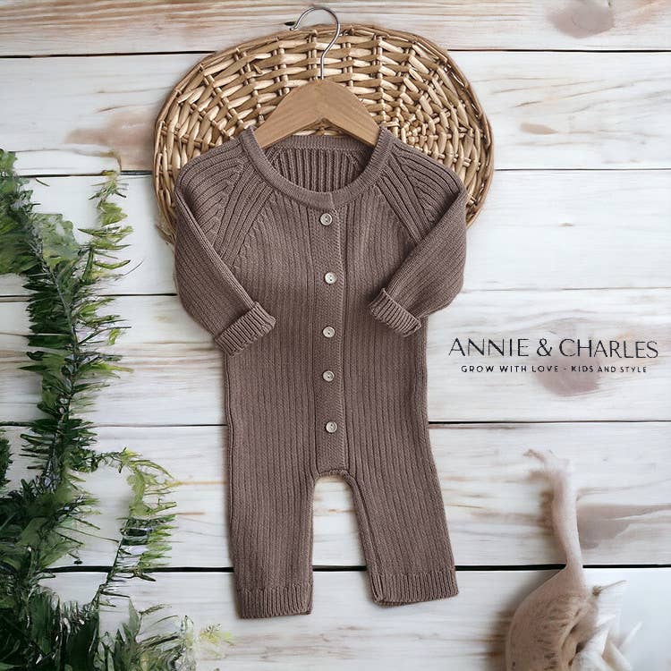 Annie & Charles - Wholesale Kledingset - Baby - Annie & Charles® gebreid pak met mutsje3
