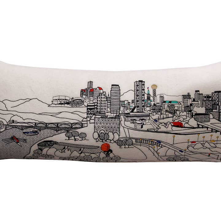 Oreiller Queen Knoxville de 35 po x 14 po pour la vente par Beyond Cushions Corporation