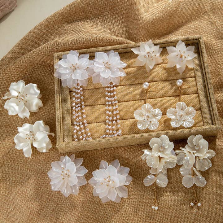 Frische Kamelien-Tropfenohrringe mit Kunstperlen für den Großhandel von DREAM VERA APPAREL