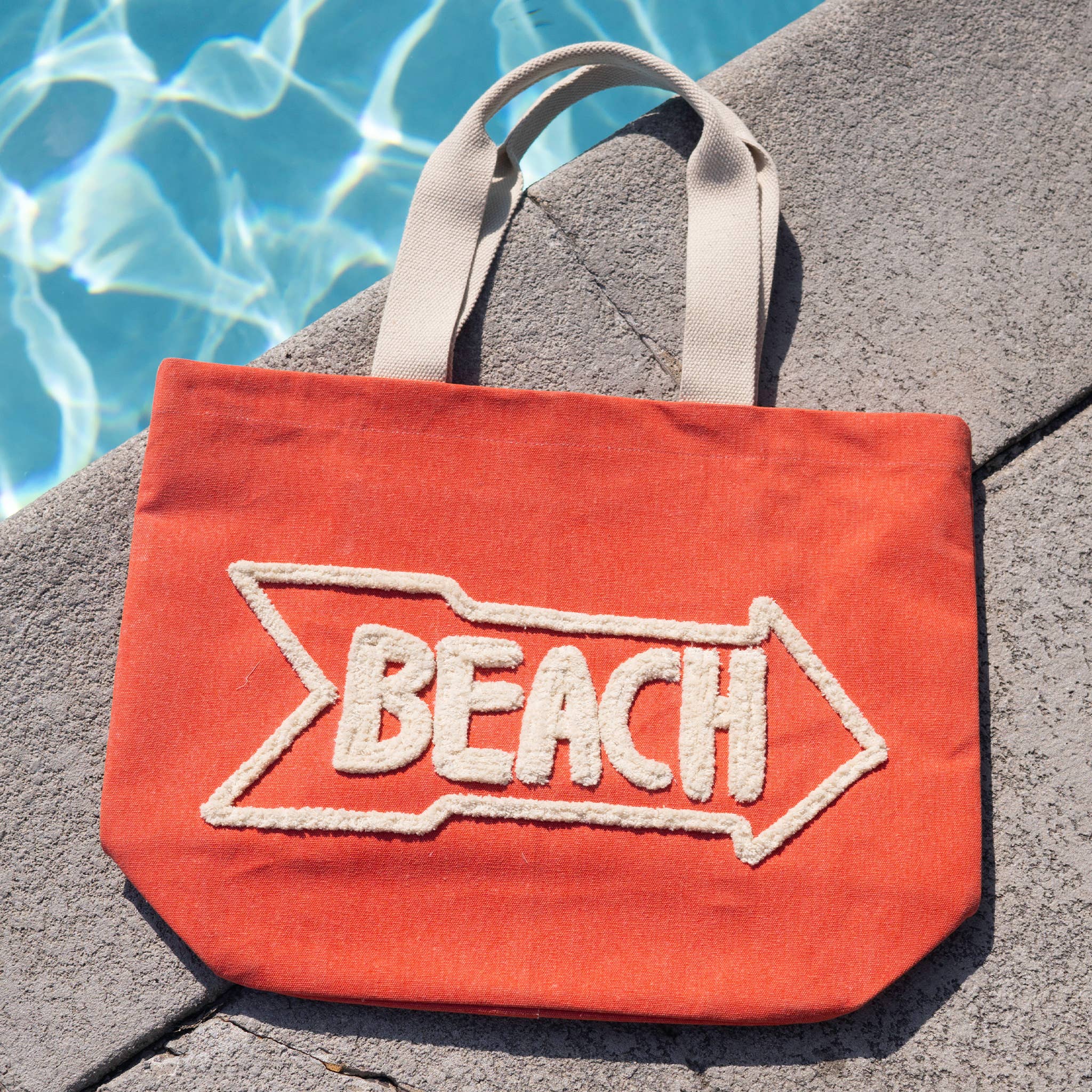 Elsie & Zoey - Wholesale Beach Bag - Aruba Water Resistant Hand Embroidered Beach Tote
Bag2