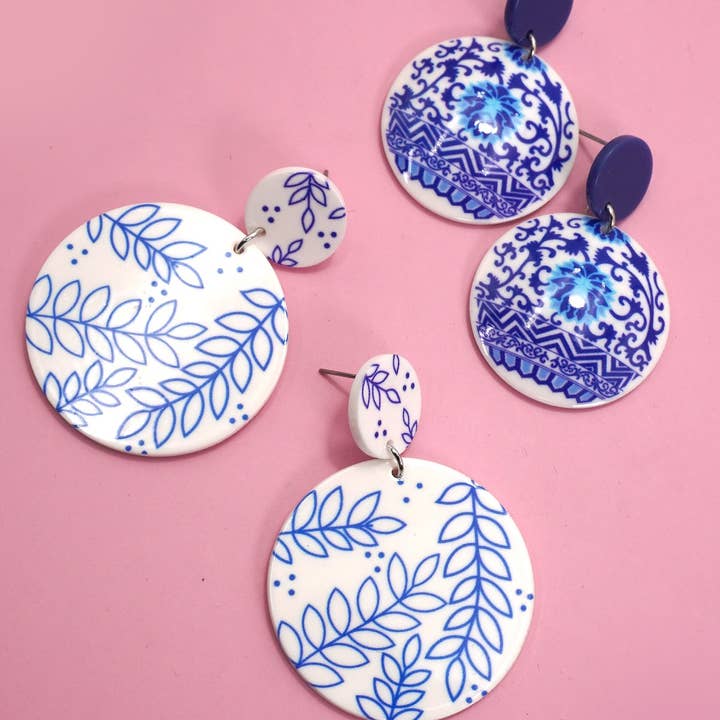 JOSSLYN by wall to wall - Wholesale Dangle Earrings - TRENDING TOILE PATTERN FLORAL DROP EARRINGS | 40E356