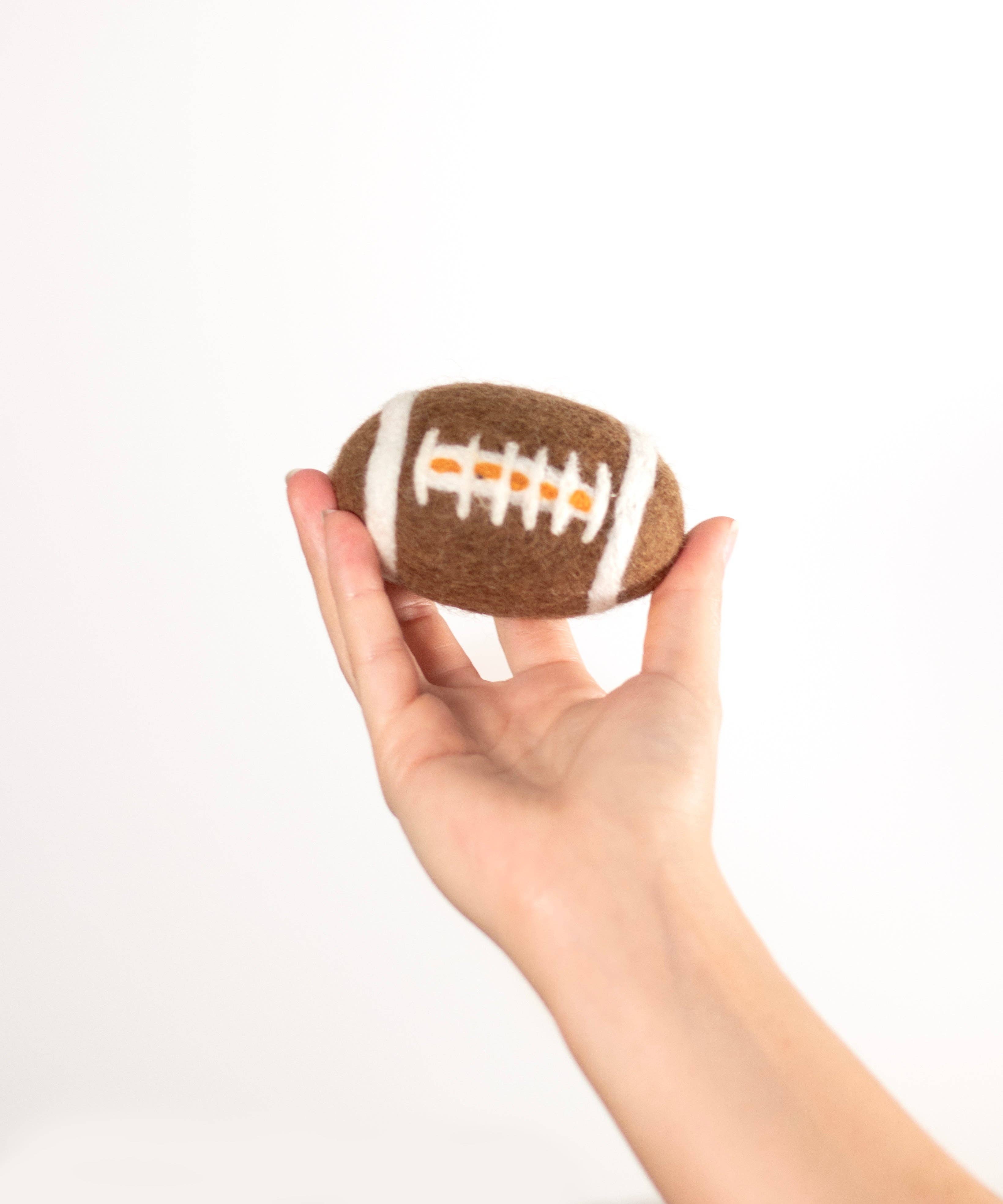 BUDDY. - Wholesale Pet Fetch Ball - Dog - BUDDY. Dog toy made of sheep wool "Football"2