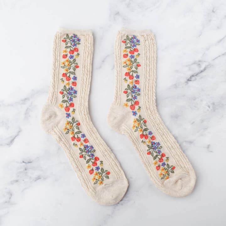 Tiepology - Wholesale Socks - Women's - Vintage Strawberry Socks