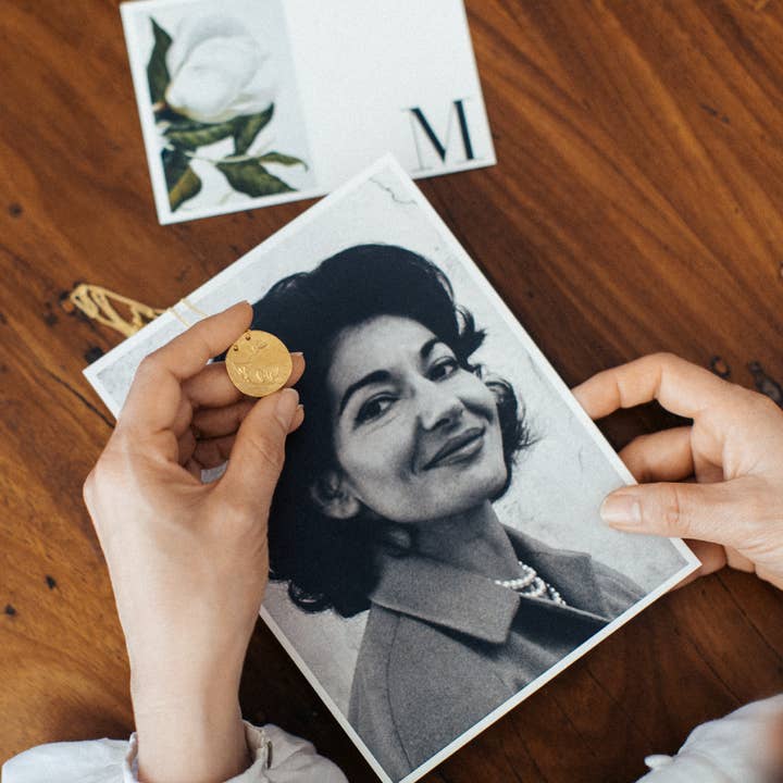 M af Gylden Magnolie for engroshandel hos Sopro Jewellery